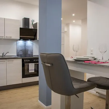 Apartment Hannibal - Design Lilie 2, Vw Naehe, Parkplatz, Kueche, Highspeed-wlan, Fitness, Solarium Wolfsburg